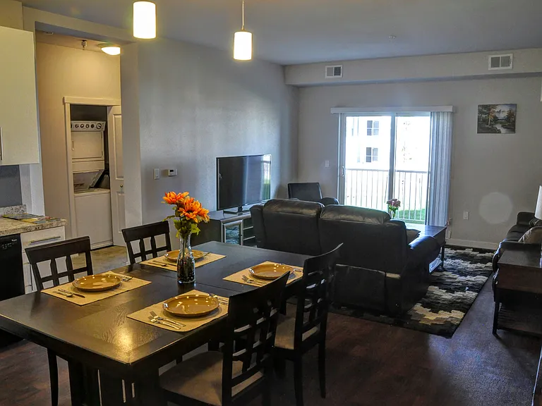 Emerald Ridge Apartments & Townhomes — Photo 46