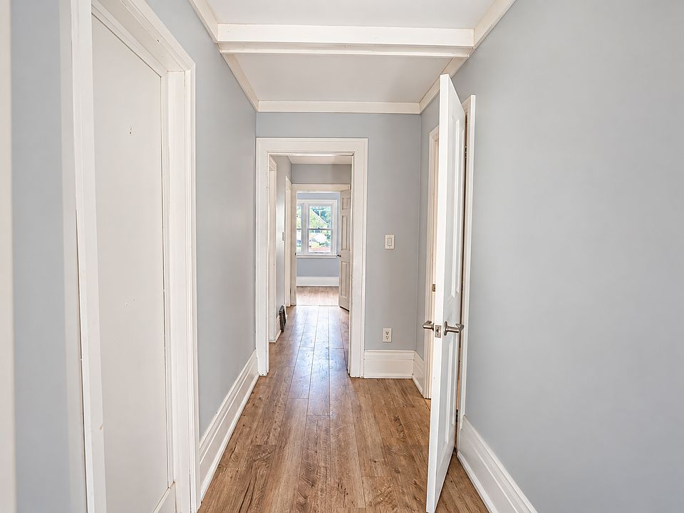 1st image of 1374 Benjamin Ave #1
