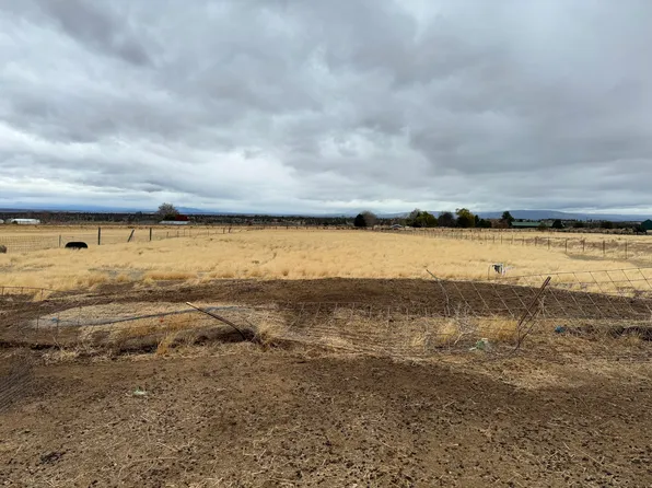 1724 SW Park Ln, Culver, OR 97734