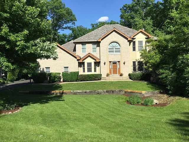 1611 Far Hills Dr photo 1