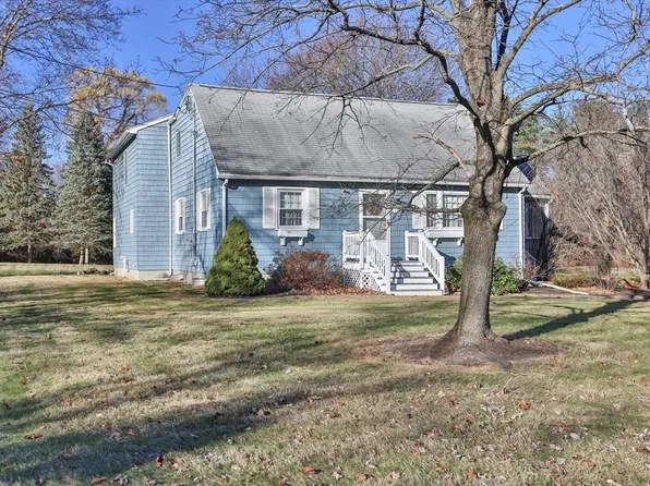 13 Collins Dr, Hudson, MA 01749