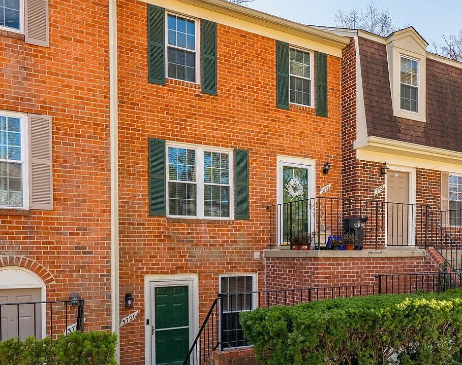 1st image of 3720 Ferrara Dr #5