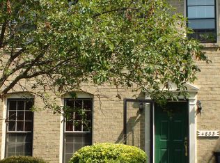 4833 Carriagepark Rd, Fairfax, VA 22032