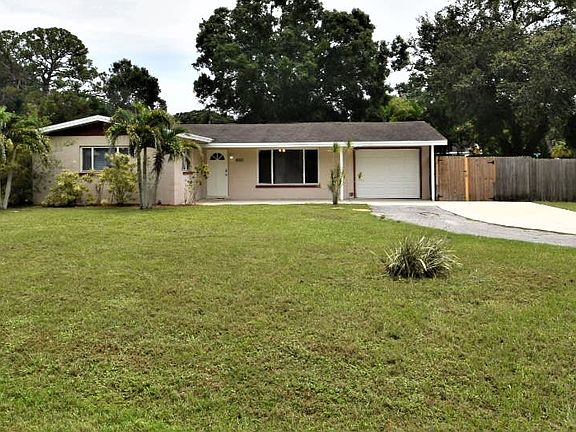 2nd image of 4010 Dyer Ln