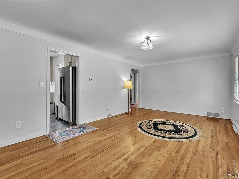 4918 Ainsley Ave — Photo 6