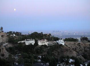 8966 Crescent Dr, Los Angeles, CA 90046