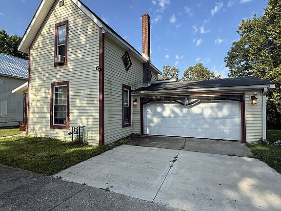 3rd image of 202 S Main St