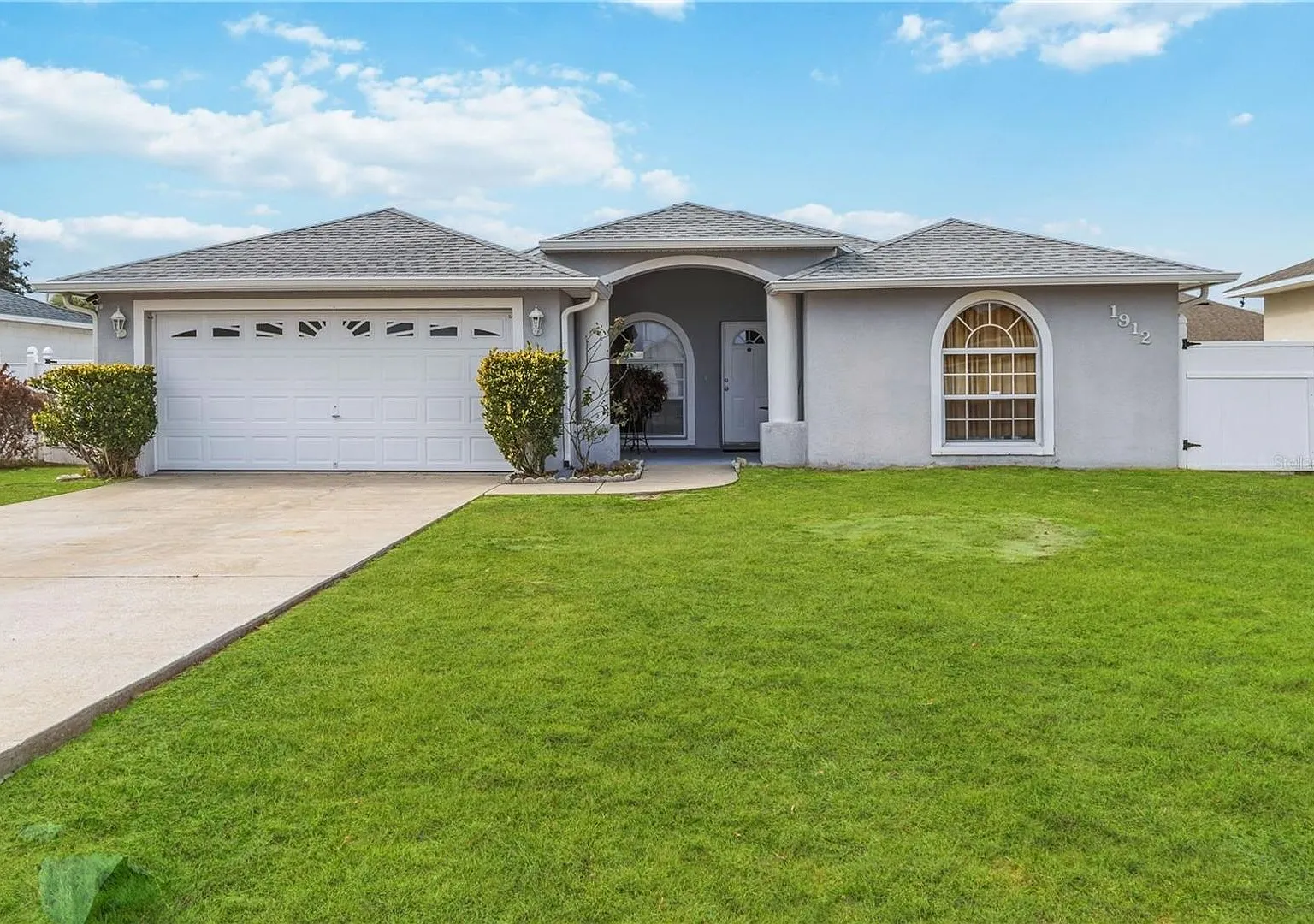 Poinciana Home — Photo 1