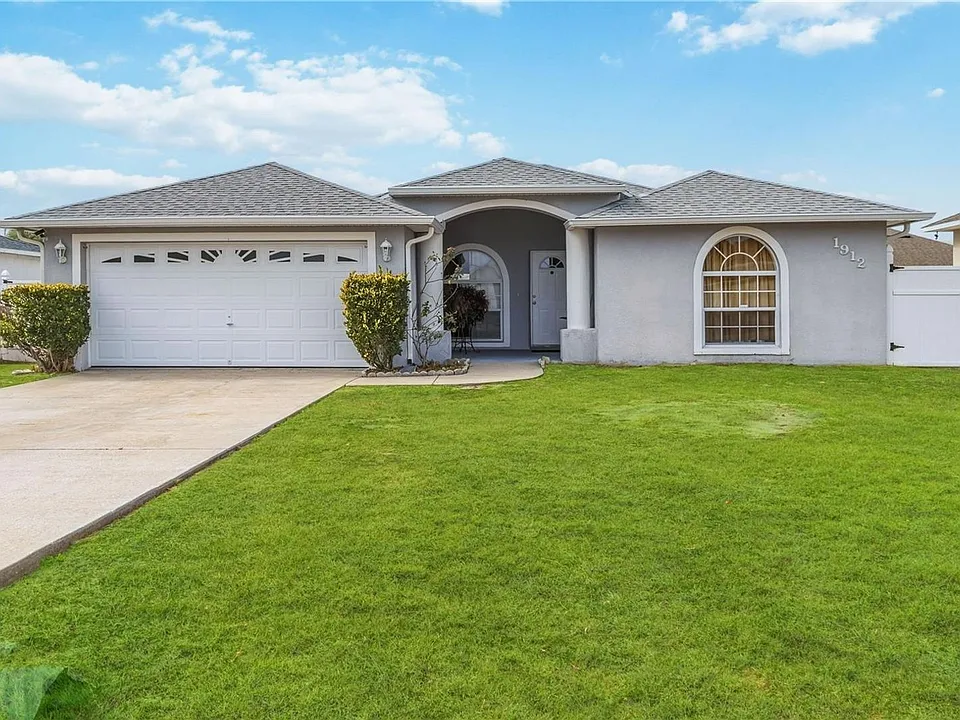 1912 Manatee Dr
