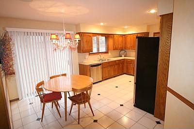 breakfast area off kitchen