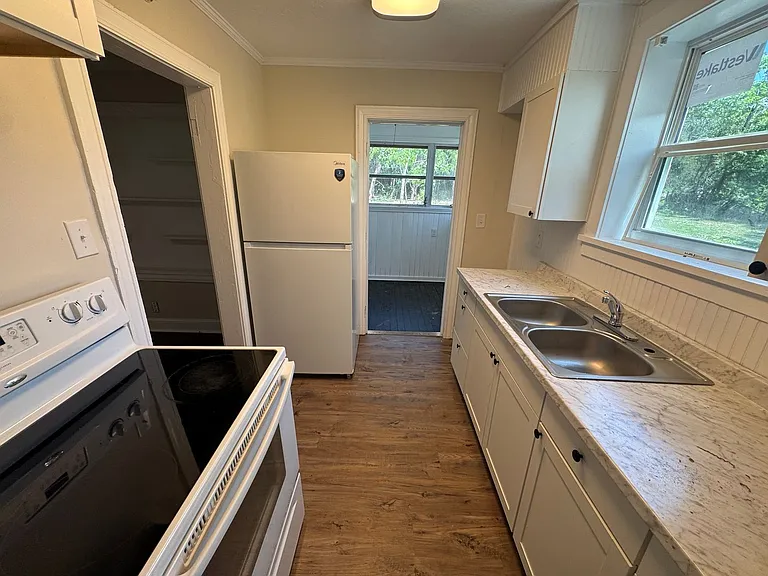 1586 Washington Rd — Photo 10