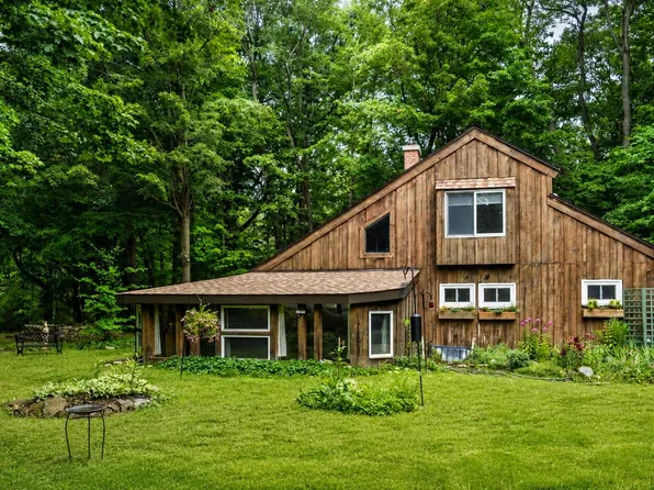 4315 Hipps Hollow Rd, Eau Claire, MI 49111