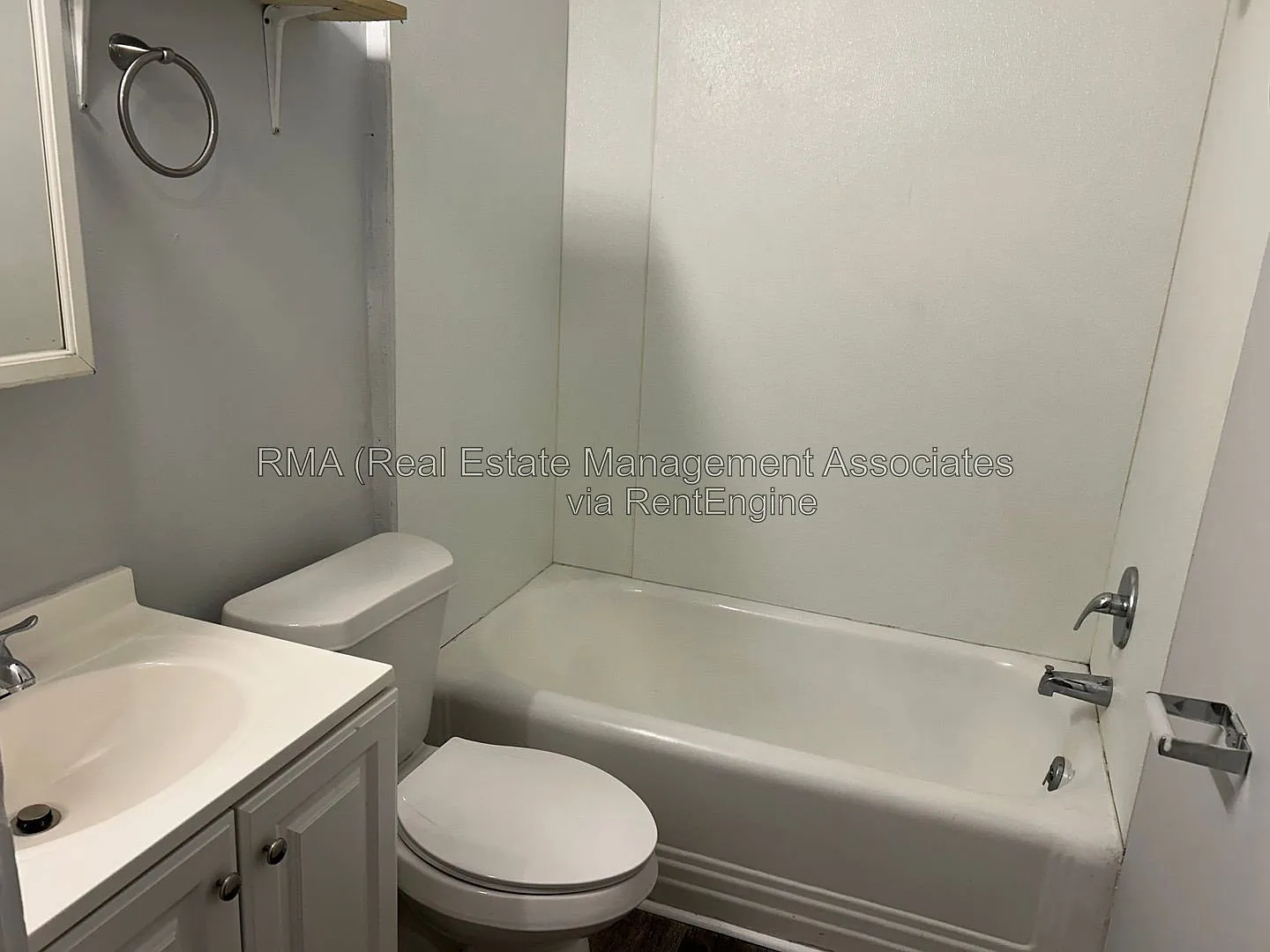 1 bed, 1.0 bath, $800 — Photo 3