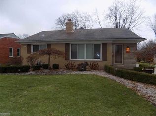 16961 Locherbie Ave, Beverly Hills, MI 48025