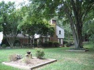 11516 Karen Dr, Rockville, MD 20854