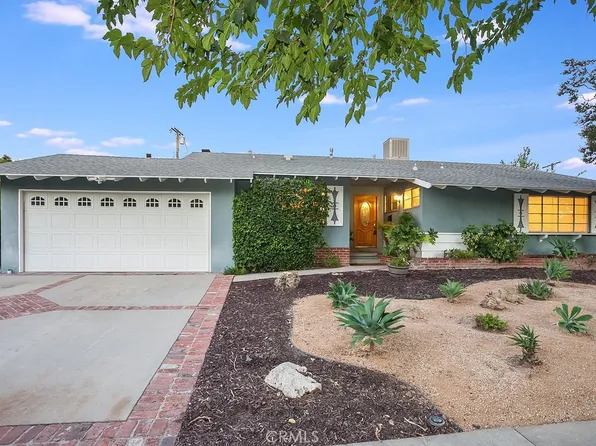 8402 Remmet Ave, Canoga Park, CA 91304