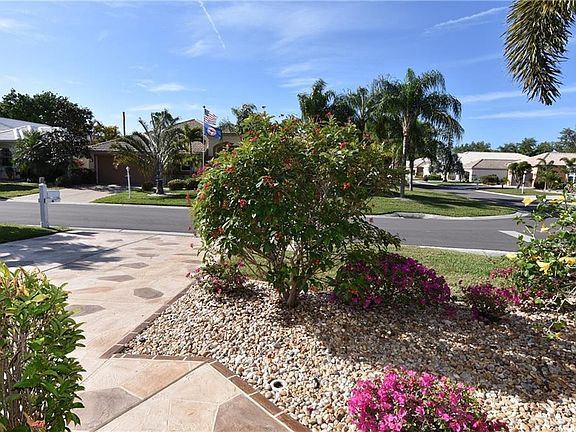 3rd image of 26018 Seminole Lakes Blvd