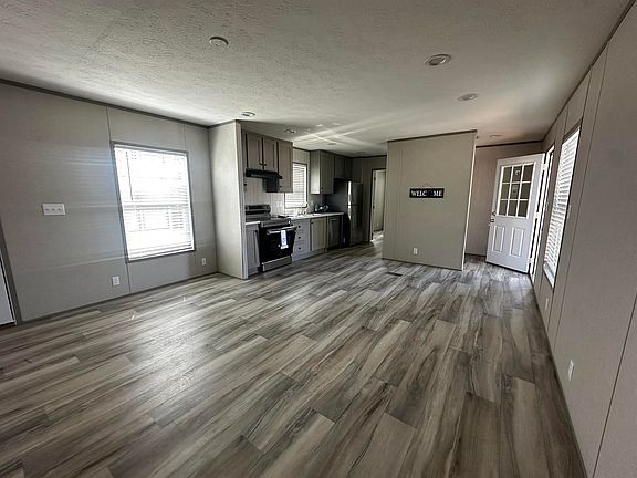 4th image of 9 Lakeview Dr