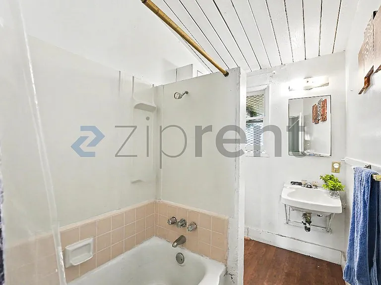 1328 W 19th St #A — Photo 8
