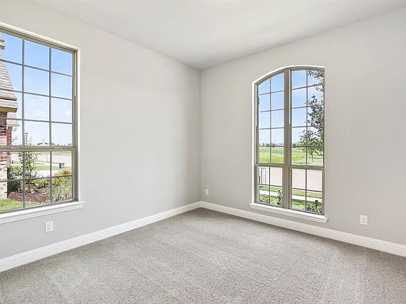 5th image of 8336 Richmond