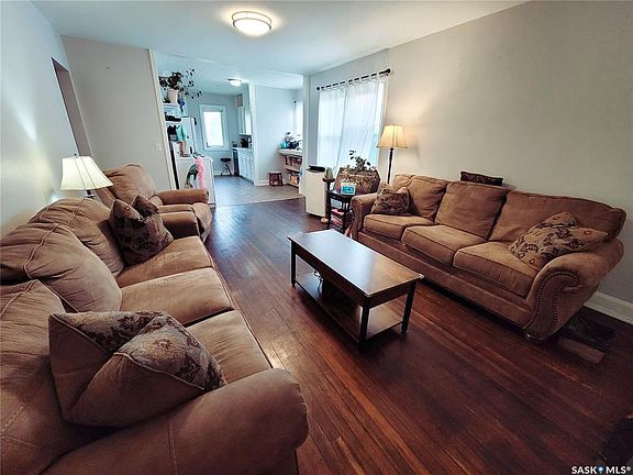 4th image of 138 5th AVENUE SW