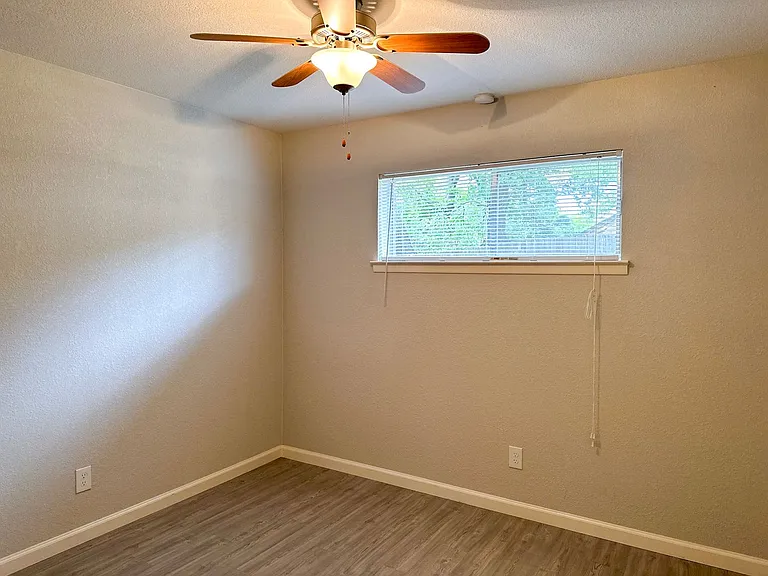 55031 Sandy Cir — Photo 9