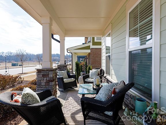 3rd image of 680 Dunkins Ferry Rd