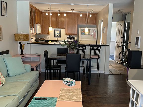 5th image of 3030 Suncrest Dr Unit 614