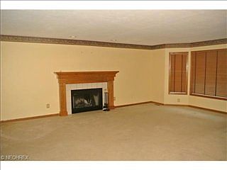 4th image of 3183 Crown Pointe Dr