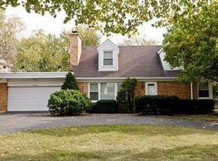 911 N Dunton Ave, Arlington Heights, IL 60004