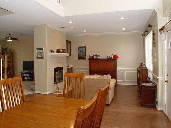 2nd image of 2704 Valleywood Dr