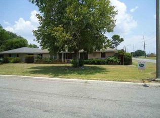 4400 Boyd Ave, Groves, TX 77619