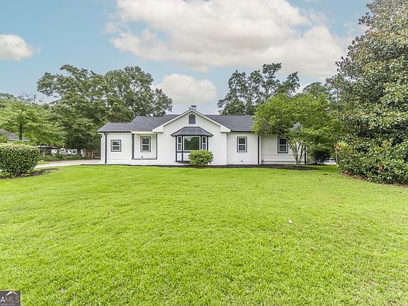 4th image of 7498 Columbus Rd