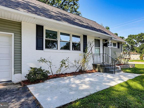 4th image of 110 Thomas Rd