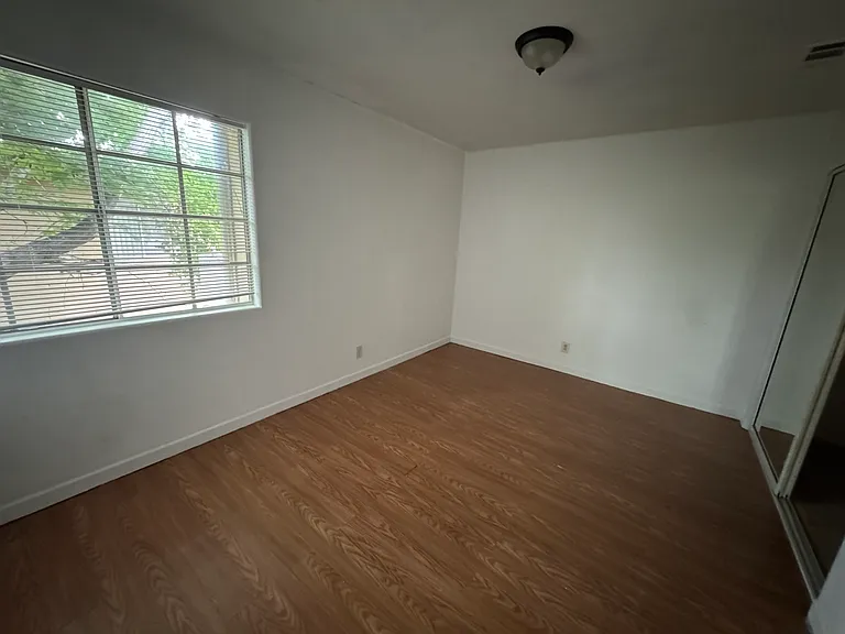 4930 W Point Loma Blvd — Photo 11