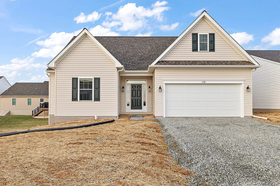 111 Hinson Dr photo 1