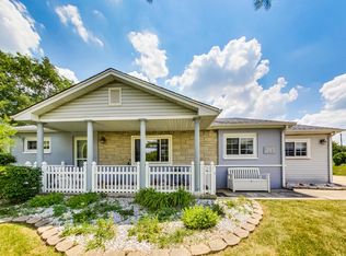 205 Hawthorne Ln, Hoffman Estates, IL 60169