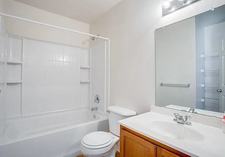 10540 Flagstaff Run — Photo 16