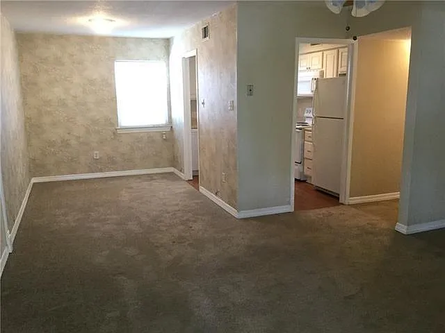 223 East Ave #B — Photo 9
