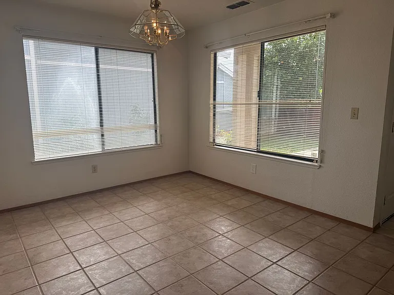 832 Morissette Way — Photo 4