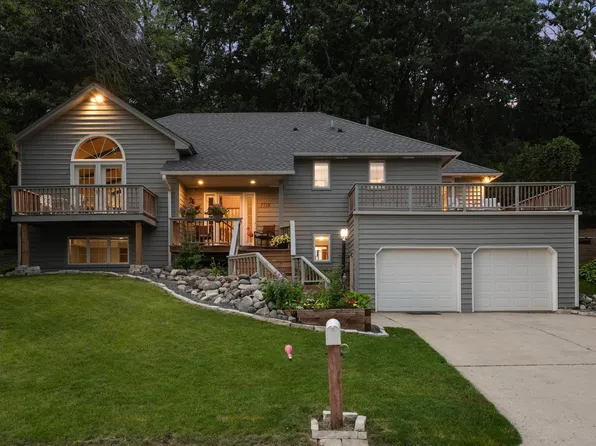 7712 W 84th Street Cir, Bloomington, MN 55438