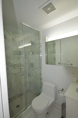 Rented by Universal Realty Group | media 3