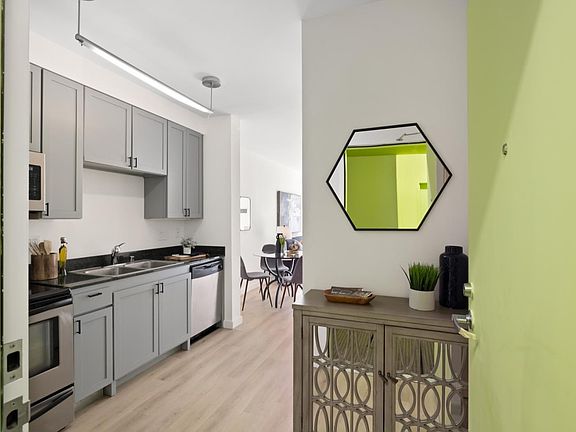 5th image of 888 7th St Unit 133