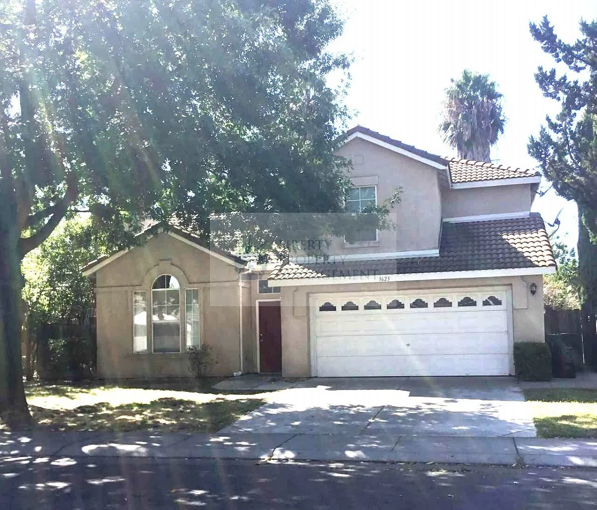 4 bed, 1726 sqft, $2,550 — Photo 1