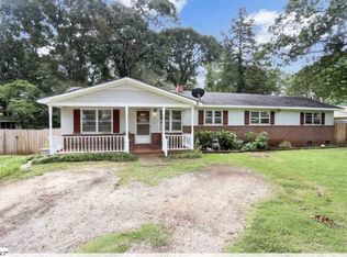 1409 Grant Cir, Spartanburg, SC 29307
