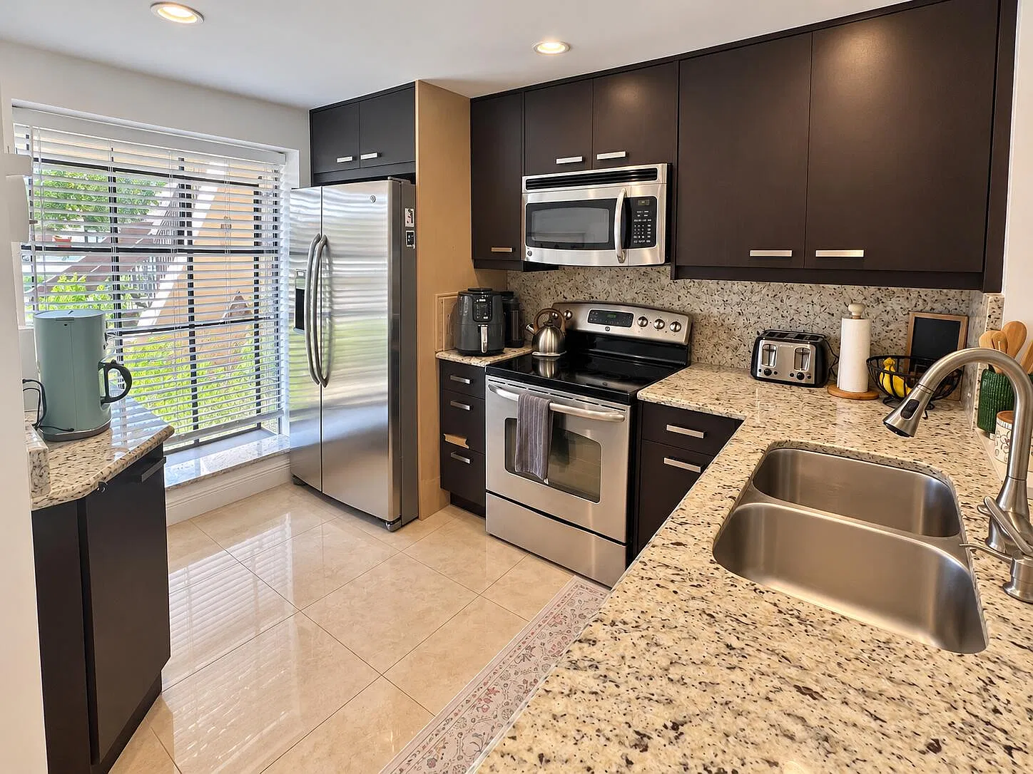 2 bed, 2.0 bath, 1100 sqft, $2,300 — Photo 4