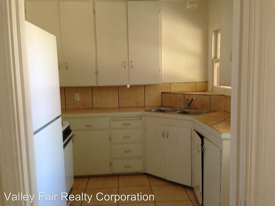 2nd image of 1423 Buchanan St