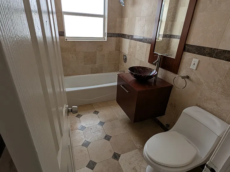 Montego Apartments — Photo 11