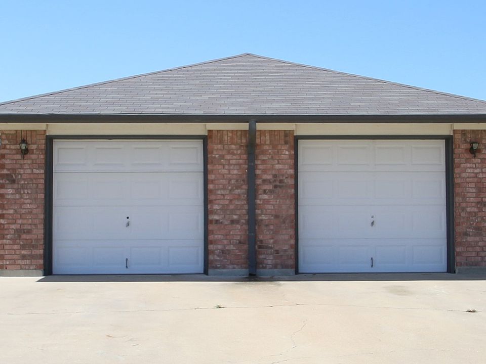 1st image of 2604 Lucille Dr