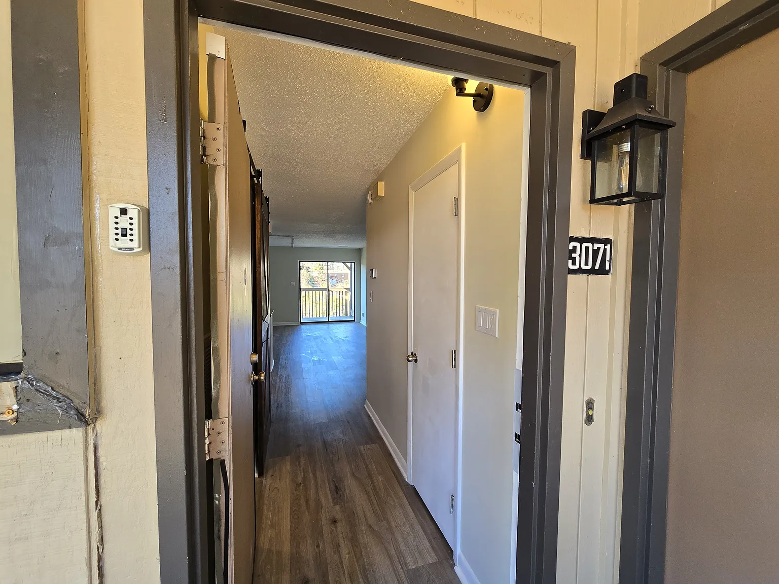 3071 Huntleigh Drive - 1 — Photo 3